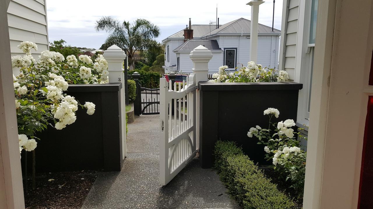 Historic Colenso Cottage Napier Exterior foto